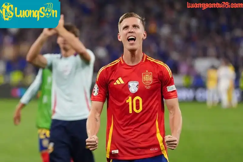 Dani Olmo trong màu áo ĐTQG Tây Ban Nha Dani Olmo cống hiến cho Đội tuyển Quốc gia Tây Ban Nha
